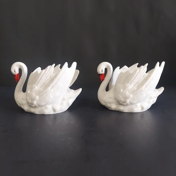 Vintage Goebel Porelain Swans - Rare find - Picture 2 of 9